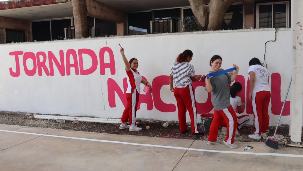 Rehabilitan jóvenes de todo el país más de 10 mil canchas y espacios públicos para el Mundial Social 2026