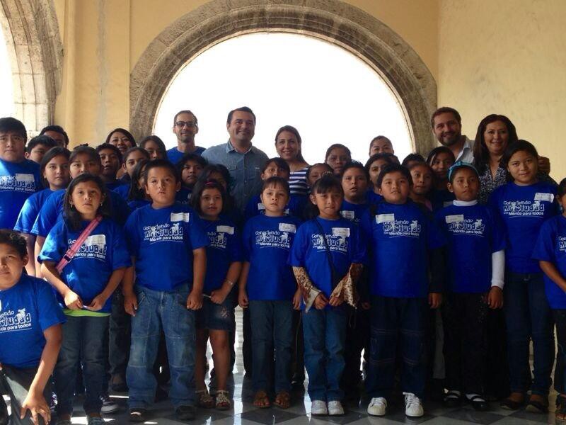 Niños con altos promedios de comisarías de Mérida recorrieron la ciudad.