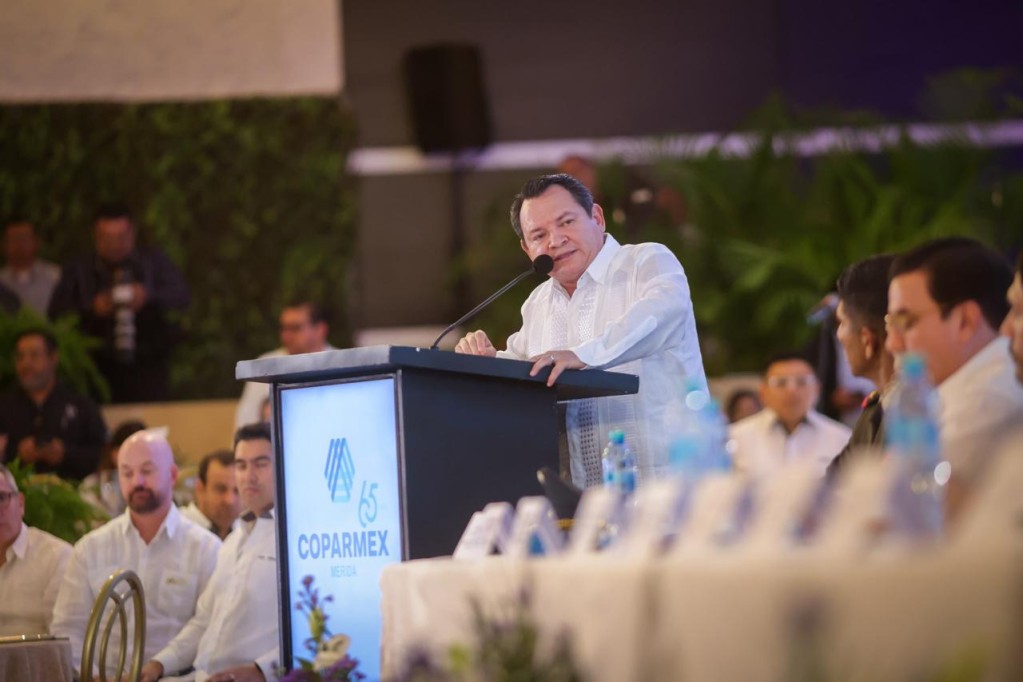 Ante empresarios, Díaz Mena fija postura sobre Reforma Electoral