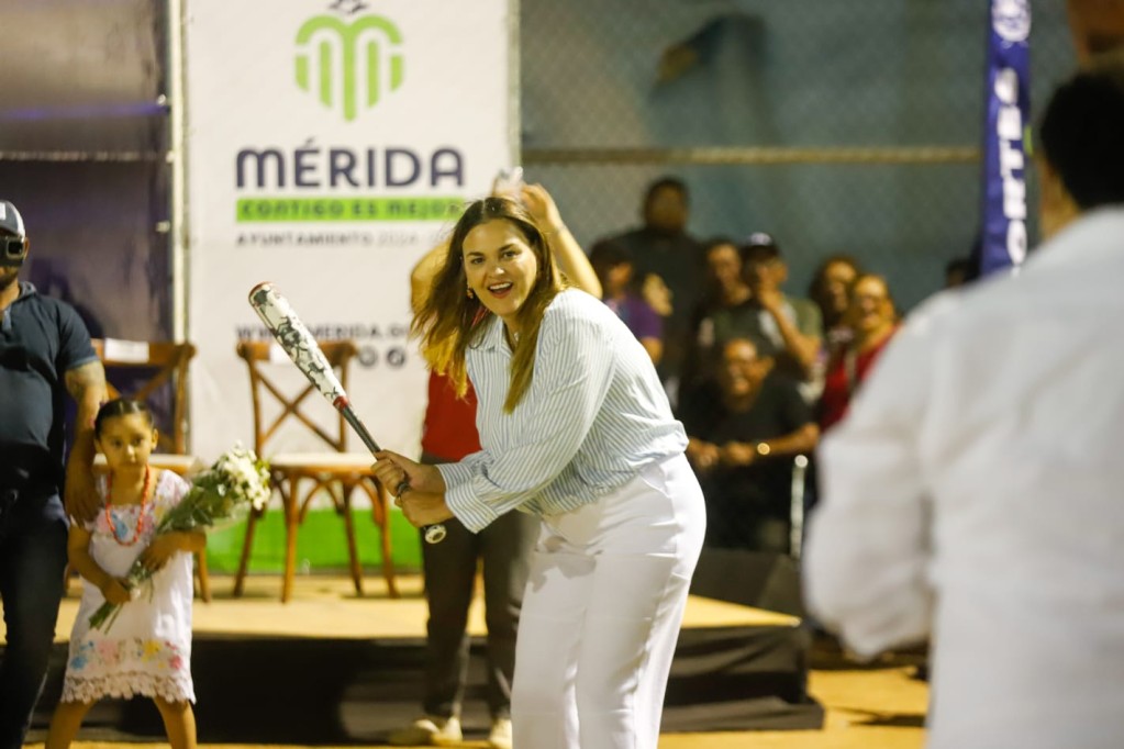 Inaugura Cecilia Patrón el 12° Torneo de la Liga Meridana Infantil y Juvenil de Béisbol