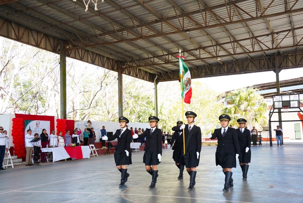 Concurso de Escoltas de Bandera de Telesecundarias, en la región Tizimín