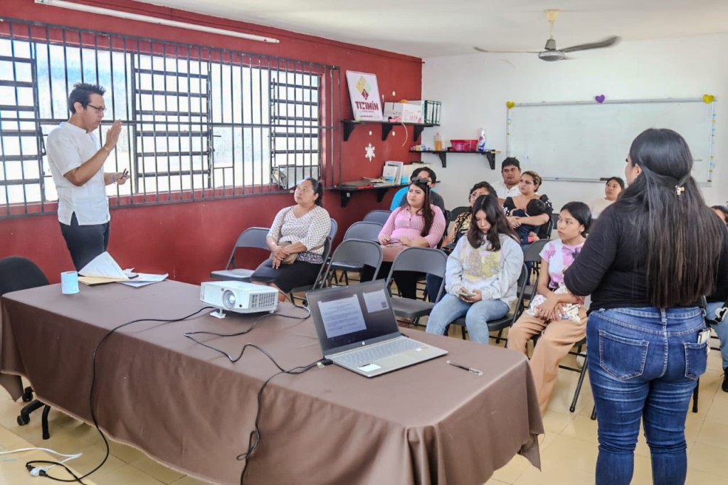 Resuelven dudas en procesos de certificación a estudiantes tizimileños de prepa abierta