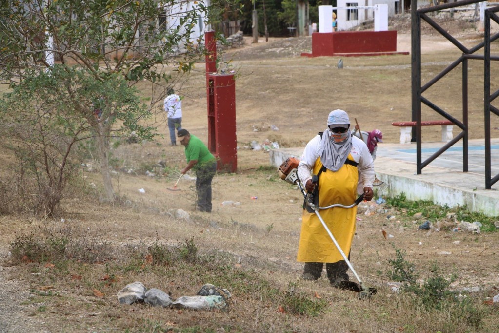 Atienden espacios públicos en comisarías de Tizimín