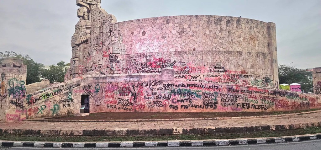 Dictamina INAH Yucatán el estado del Monumento a la Patria, tras de las manifestaciones del 8M