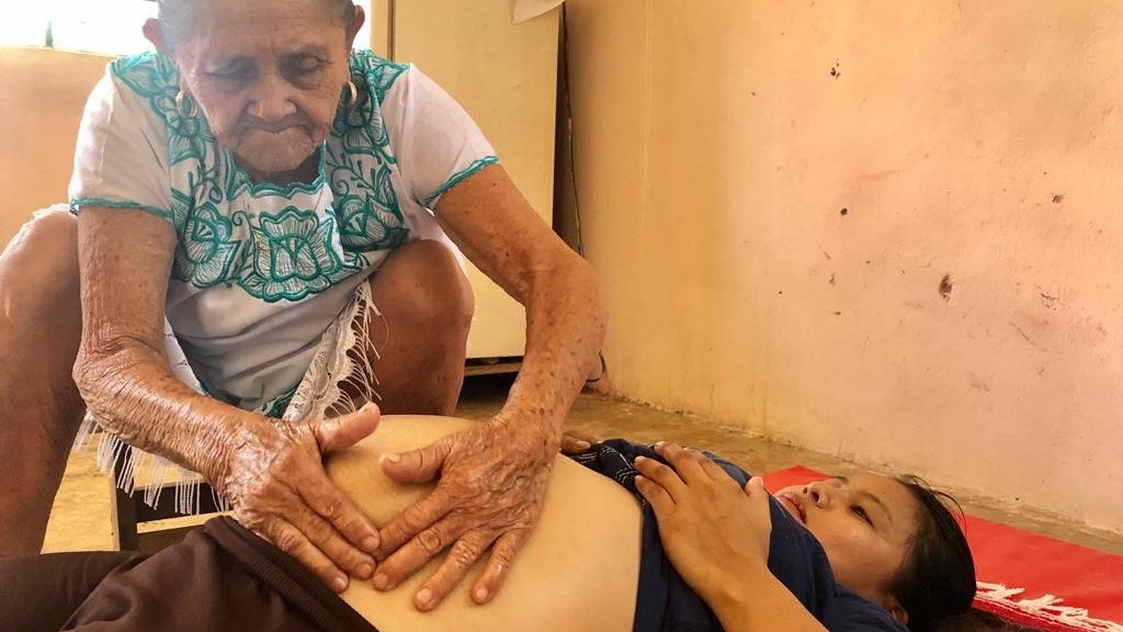 Sumarán a 450 parteras a Mujeres Renacimiento, en el 2027