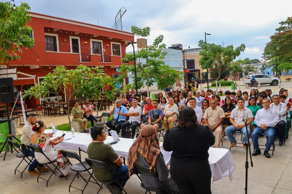 Celebran el Día Internacional del Libro, en Tizimín