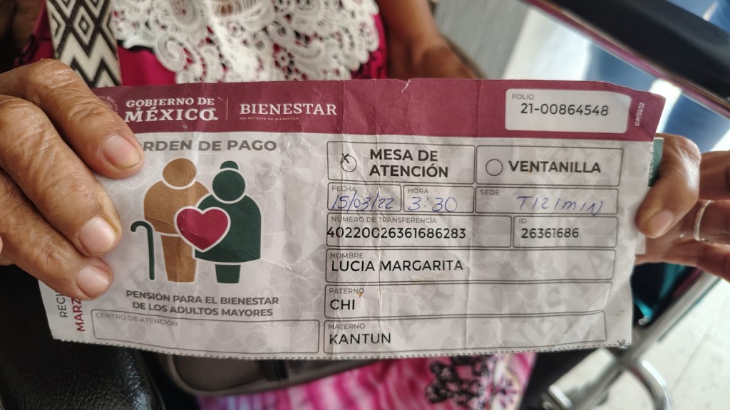 Extravían tarjeta de abuelita de Tizimín y ella teme no poder cobrar su pensión