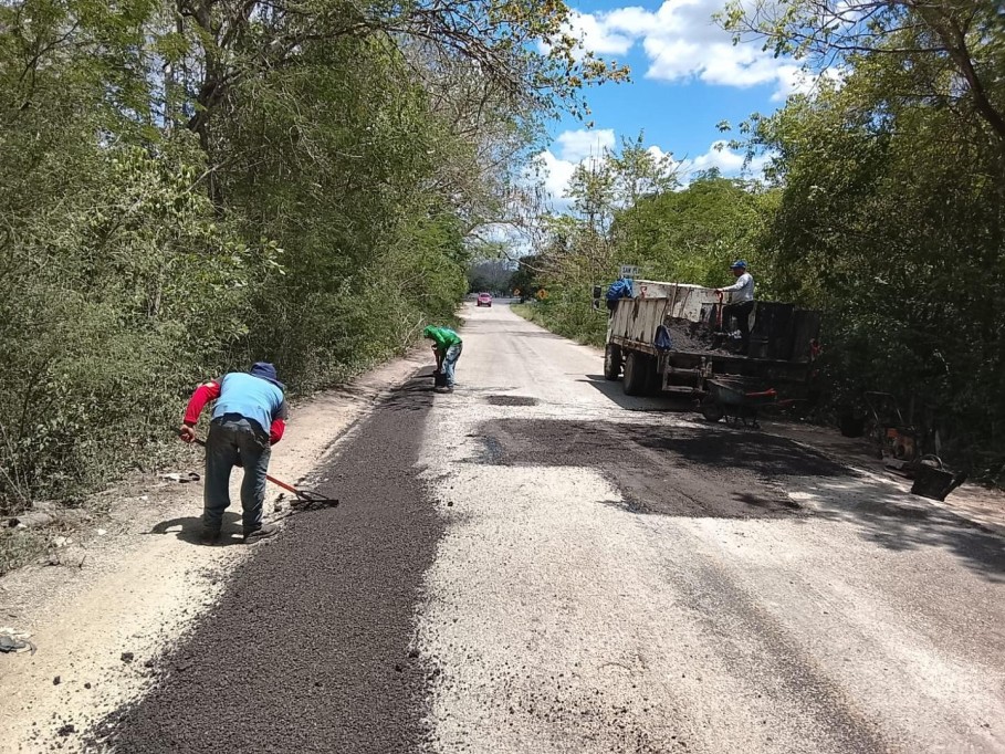 No se detiene el bacheo, en Tizimín