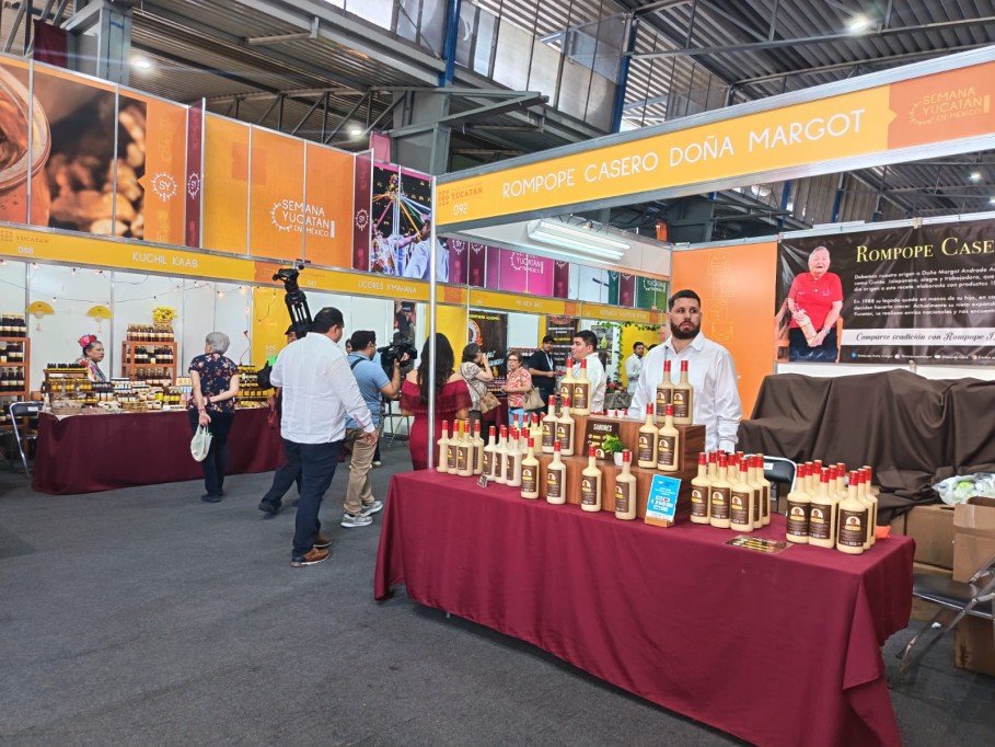 El Yucatán de las artesanías, de la miel, de los dulces, es lo que se muestra en la capital del país