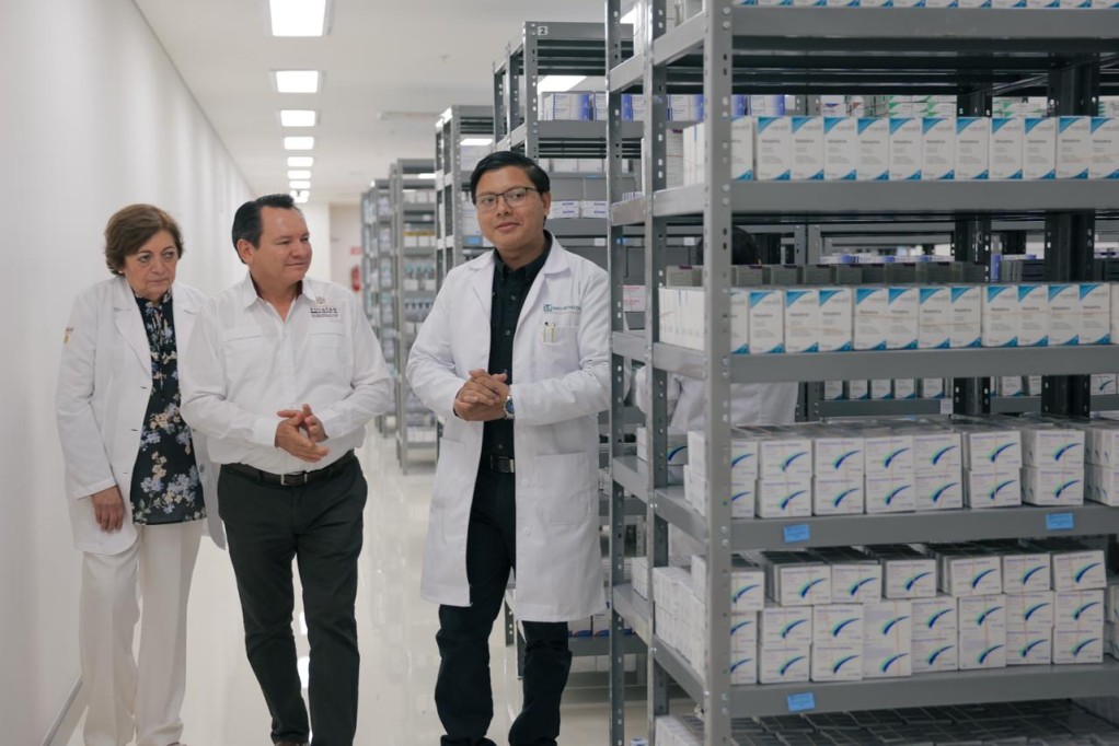 Huacho Díaz supervisa farmacia del nuevo hospital O'Horán