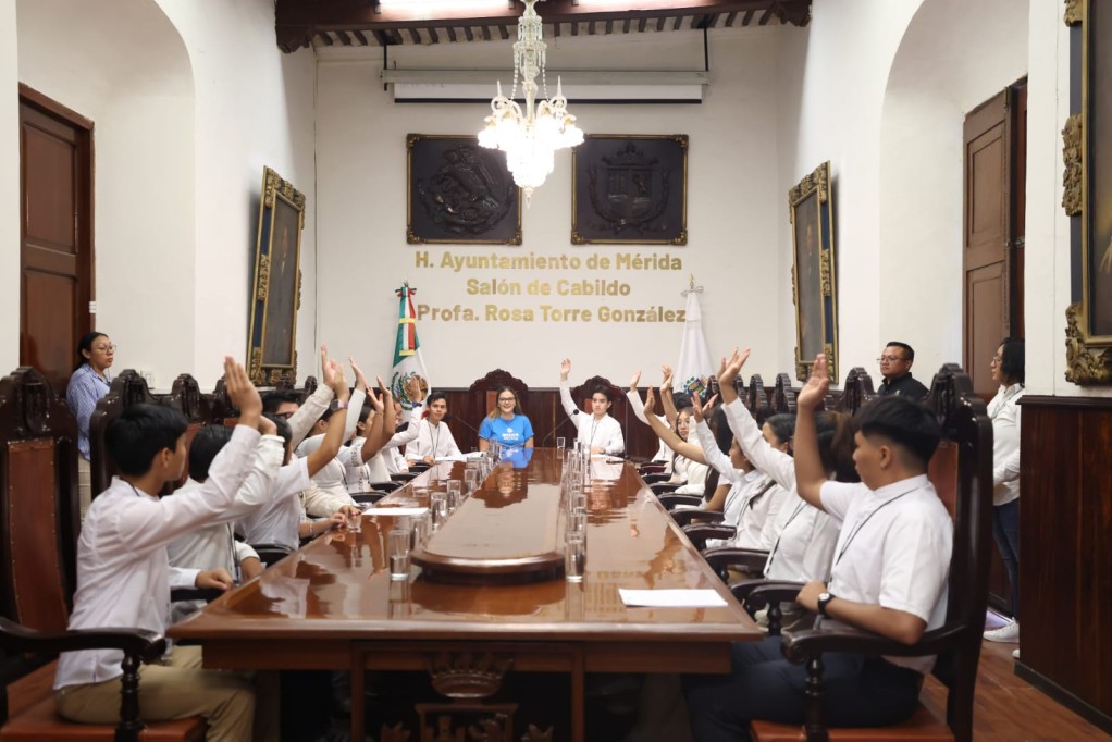 Fortalecen su voz y liderazgo Juventudes de Mérida