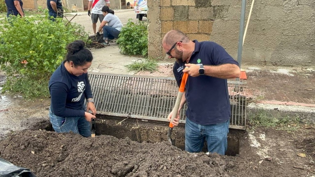 Saca Cecilia Patrón el ayuntamiento a la calle para atender afectaciones