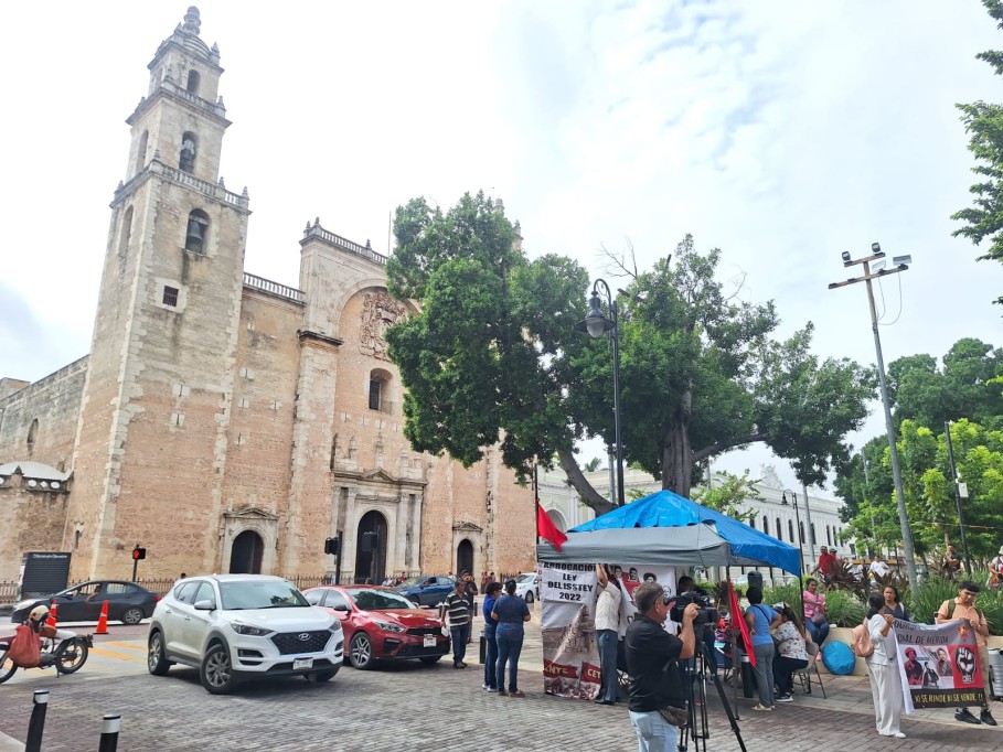 Vuelve a instalar la CNTE un plantón sobre la calle 61, del centro de Mérida