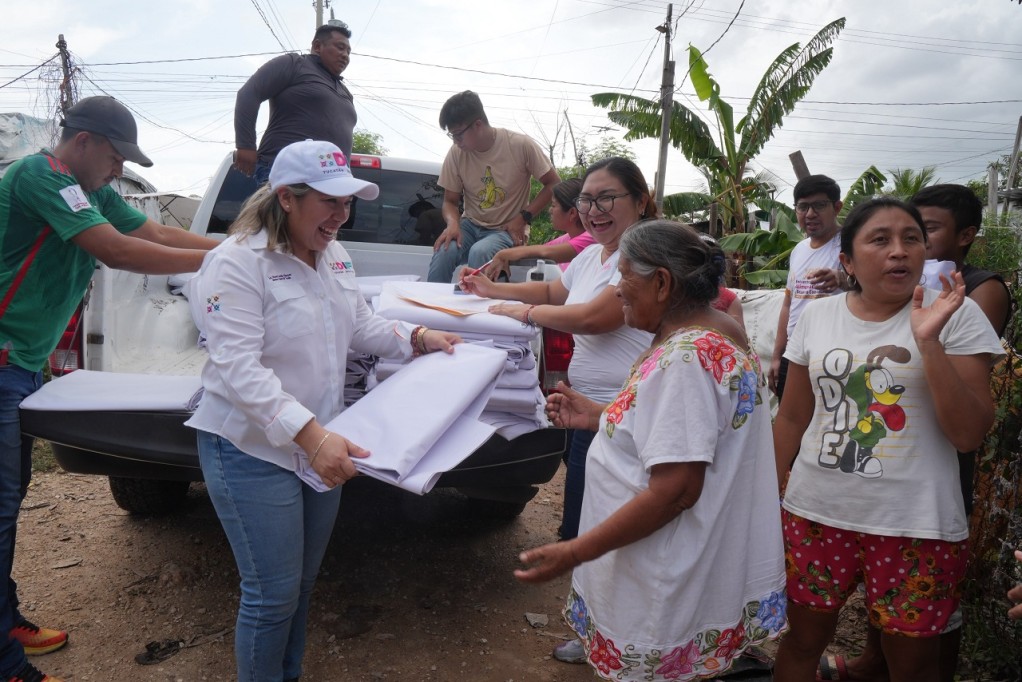 Mantiene DIF Yucatán atención permanente a familias afectadas por lluvias en el sur de Mérida