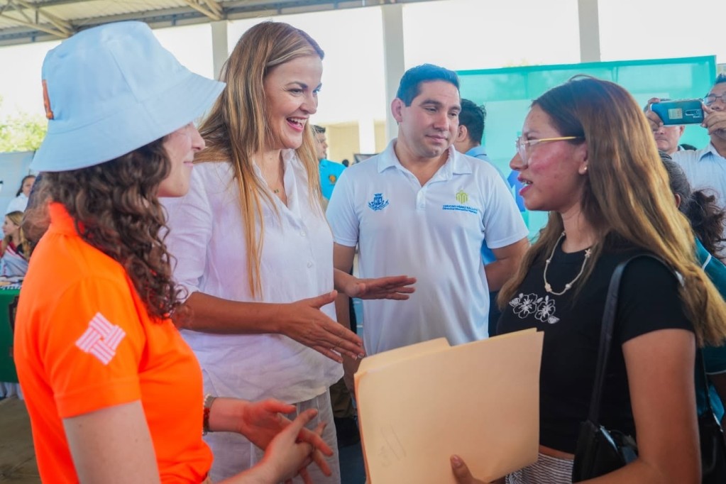 Ofrecerán más de 5,000 becas de descuento para jóvenes que no ingresen a bachillerato o universidades públicas