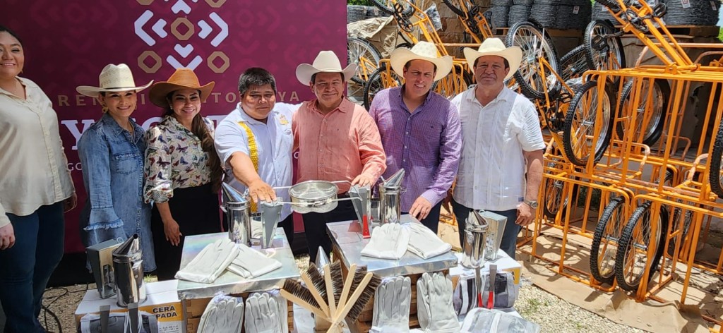 Construyen el primer centro de acopio de miel en Tizimín, donde entregaron apoyos al campo