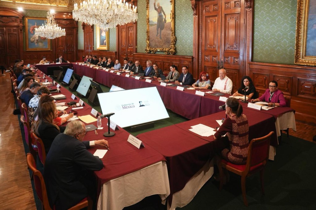 Fortalecen Renacimiento Maya y Federación acciones para consolidar sistema de salud digno para familias yucatecas