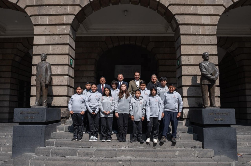 Lleva Joaquín Díaz Mena talento yucateco a la SEP