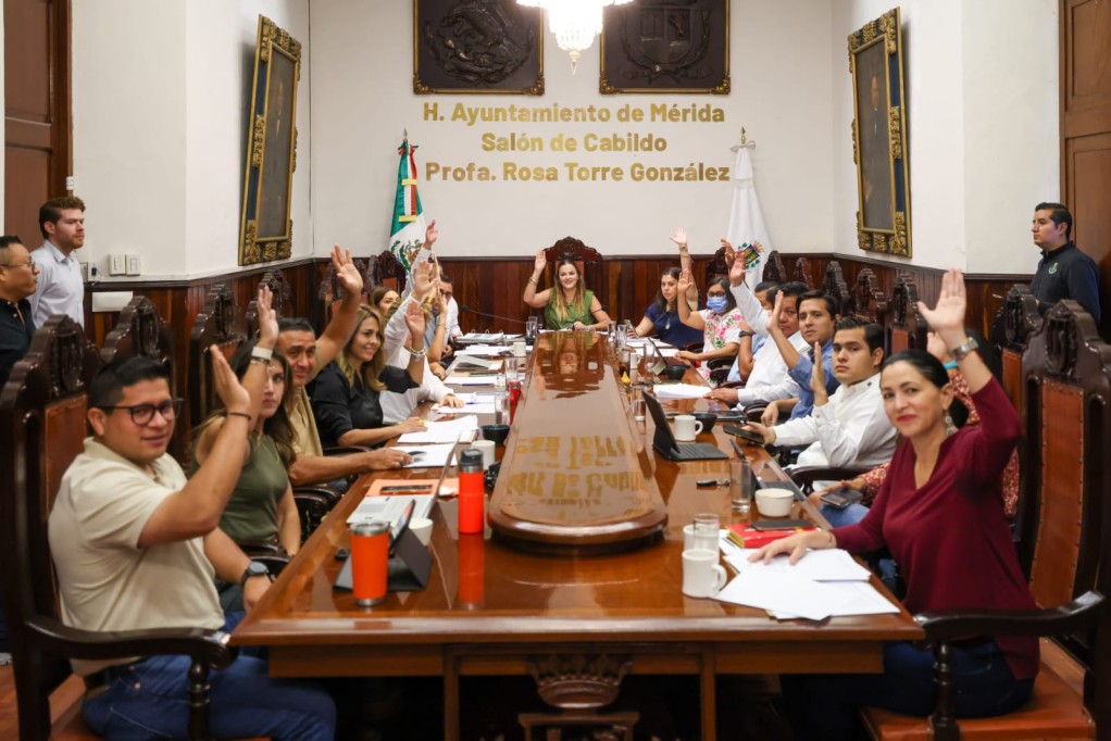 Avanza ayuntamiento en la rehabilitación de parques infantiles con Mérida Enchula