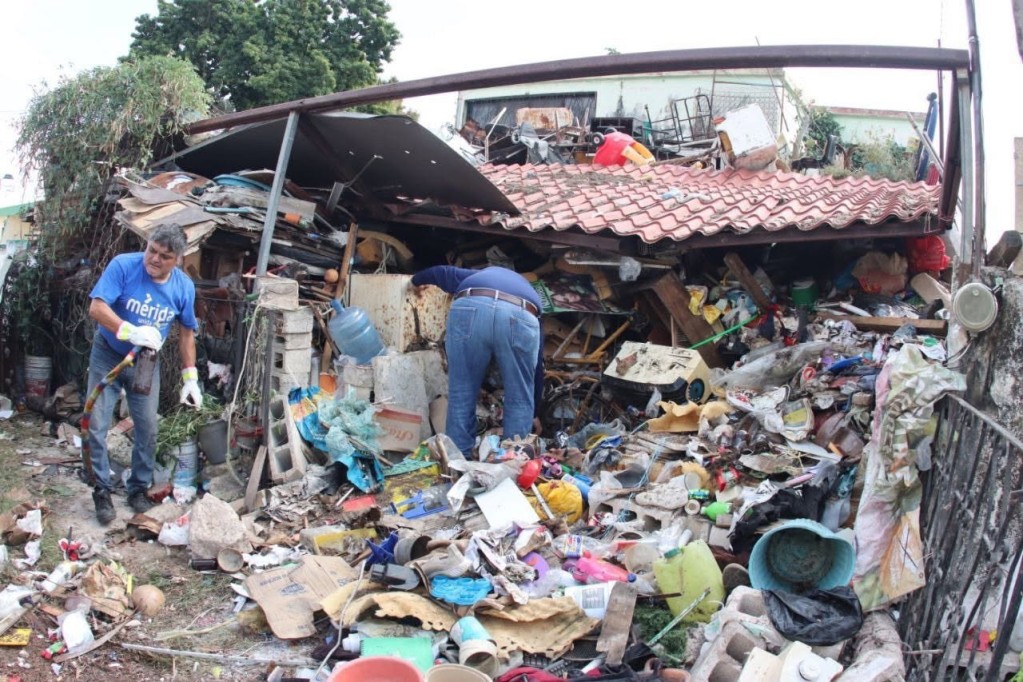 Detecta ayuntamiento de Mérida reincidencia en casas acumuladoras de basura