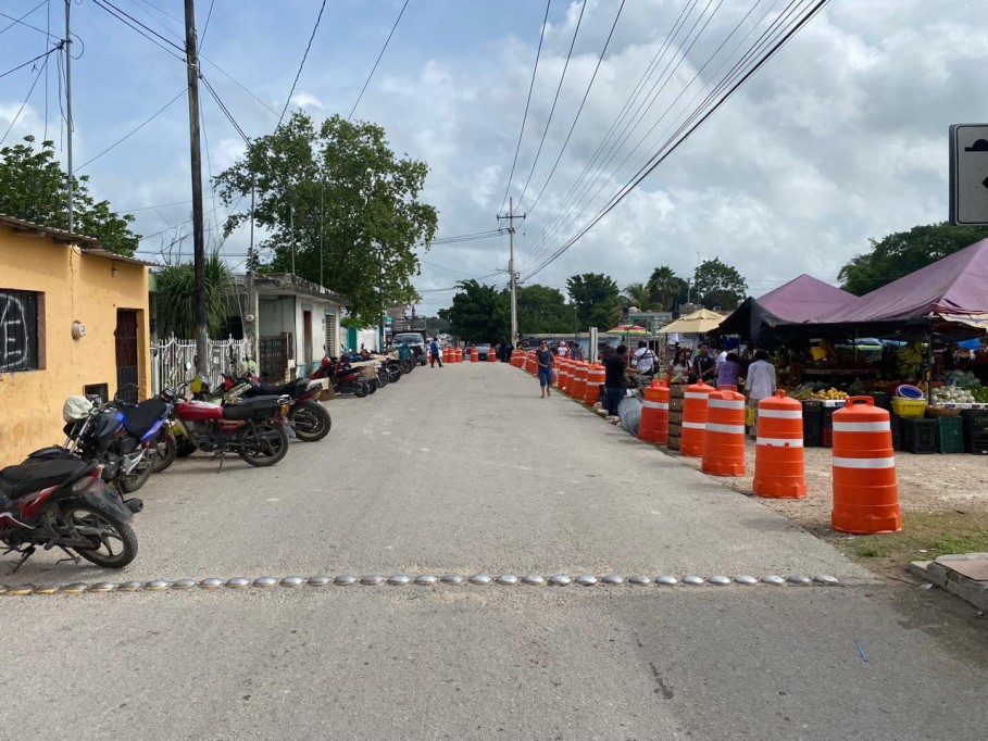 Implementan operativo vial por reubicación temporal del mercado de Tizimín
