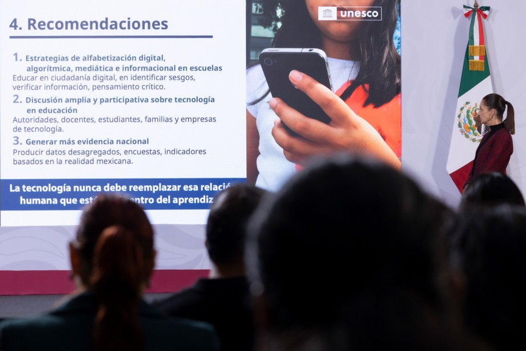 Anuncia Claudia Sheinbaum foros regionales para propuesta de regulación de plataformas digitales y redes sociales en menores
