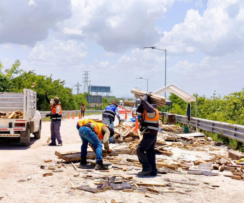 Pausan trabajos en Progreso para agilizar tránsito en periodo vacacional