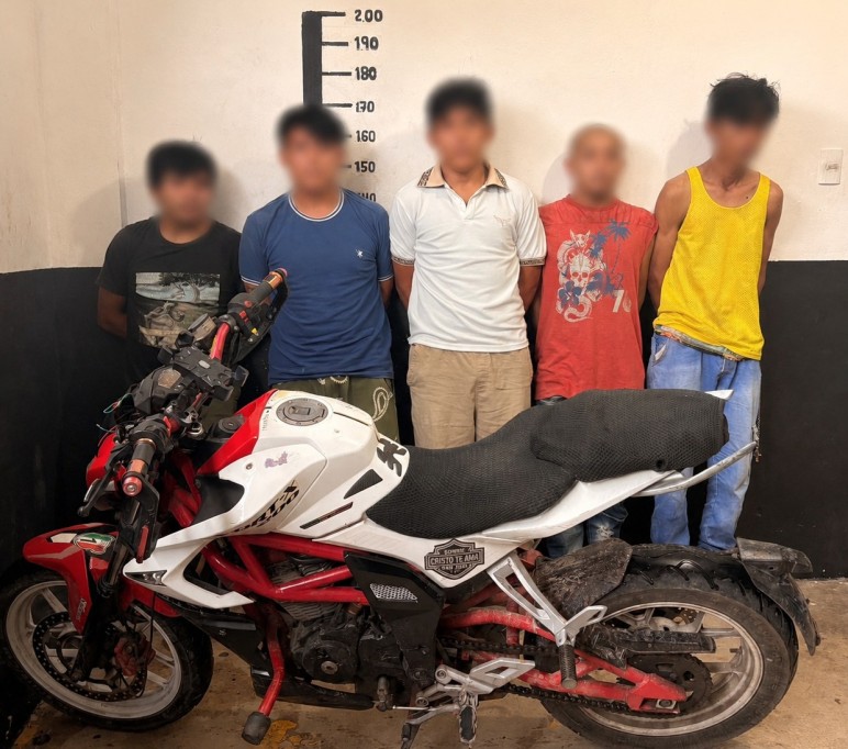 Aseguran en Tizimín a 5 hombres y recuperan moto con reporte de robo