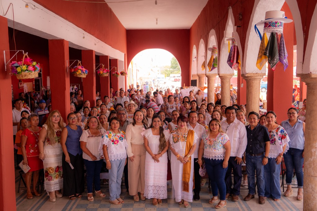 Reconoce DIF Yucatán talento y aprendizaje de participantes en talleres comunitarios