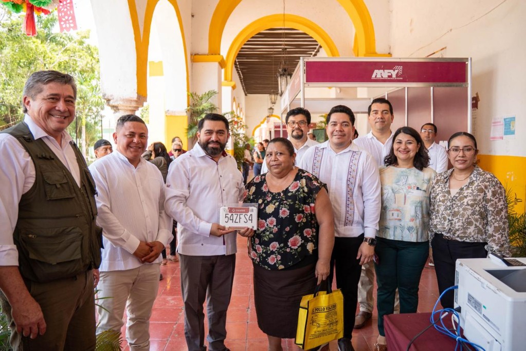 Facilita Ventanilla Única Estatal Móvil gestiones a familias de Espita y municipios cercanos