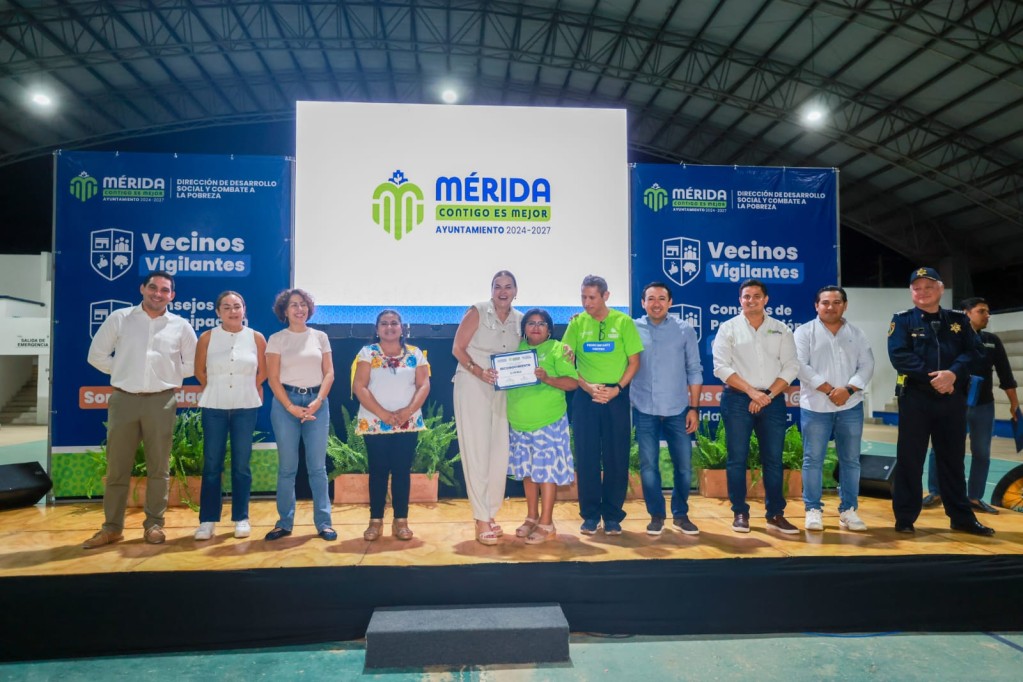 Impulsa Cecilia Patrón la organización vecinal en Mérida
