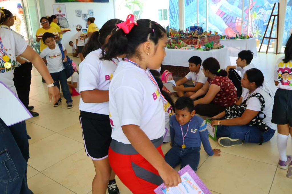Clausuran cursos de verano con una convivencia familiar