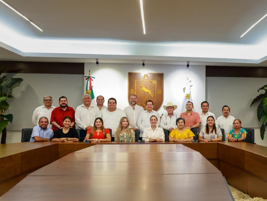 Gobernador Joaquín Díaz Mena dialoga con todas las fuerzas del Congreso antes de presentar el Plan Bienestar Metropolitano