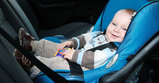 Razones y recomendaciones para la silla de niños en el automóvil