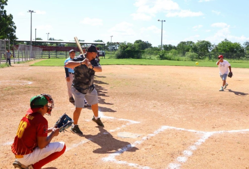 Arranca Torneo Municipal de Sóftbol Intermedia, en Tizimín