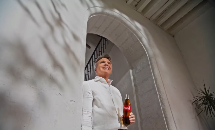 Luis Miguel fue la imagen de la campaña por los 100 años de Coca-Cola en México. (Foto: tomada del video en Instagram de Luis Miguel Oficial)