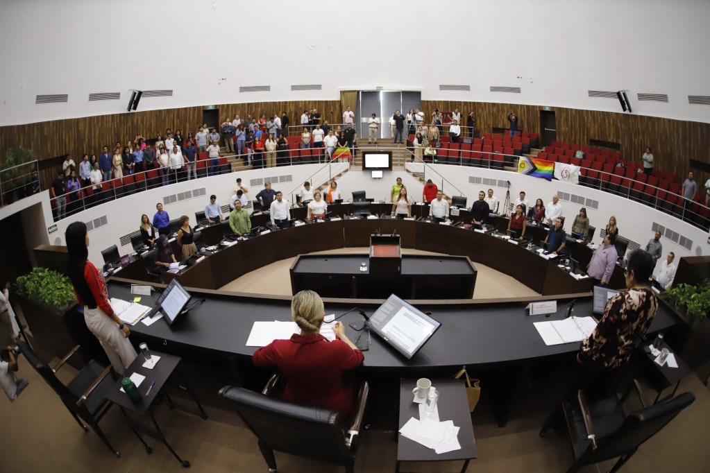 Congreso de Yucatán aprueba minuta federal en materia de nacionalidad para titulares de los poderes ejecutivos y reformas locales a favor de los derechos humanos y no discriminación