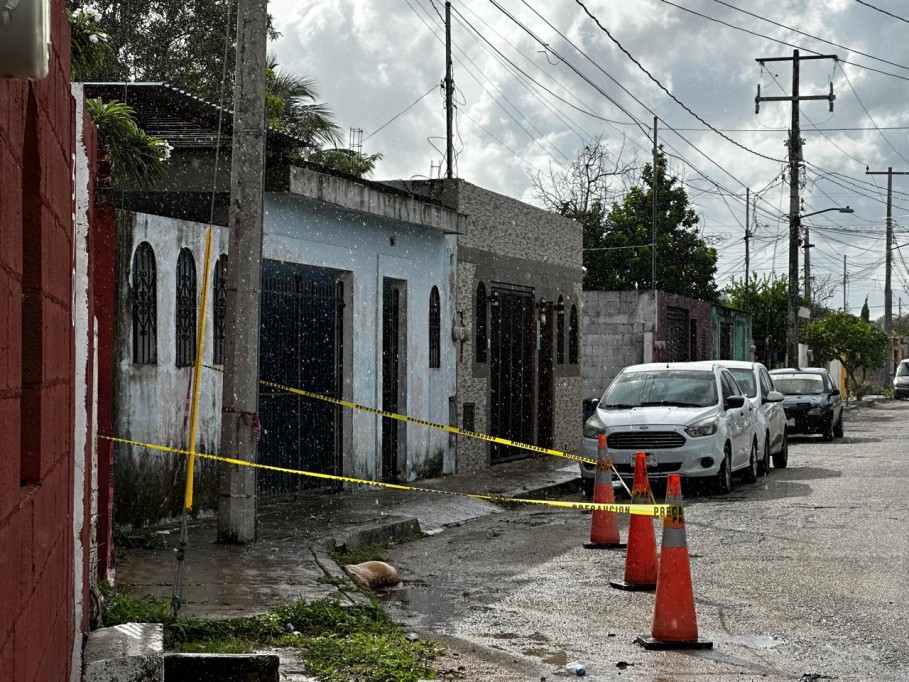 Atienden reporte por cables en mal estado, en Juan Pablo II