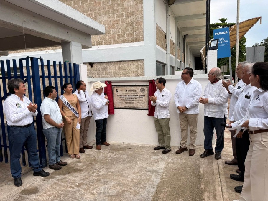 Celebra el Tec de Tizimín 50 años de excelencia académica con develación de obelisco y placa conmemorativa