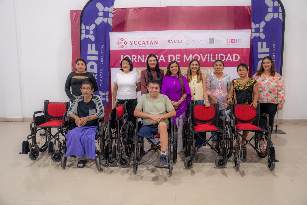 Entregan DIF Yucatán y Beneficencia Pública aparatos de movilidad a personas con discapacidad