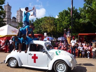 VALLADOLID: Muy activo el Desfile Cívico-Deportivo de la Revolución Mexicana.