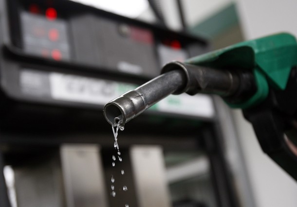 Tercer "gasolinazo" del año; el aumento de 11 centavos‏