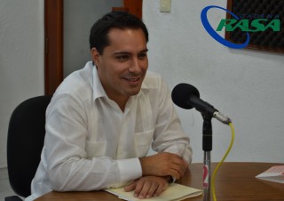 El diputado Mauricio Vila Dosal hizo entrega  apoyos a jardín de niños.