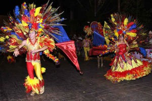 Autoridades supervisan los preparativos para el carnaval Mérida 2013.