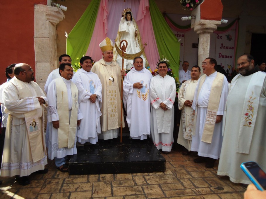 VALLADOLID: Misa en honor a la Virgen de la Candelaria