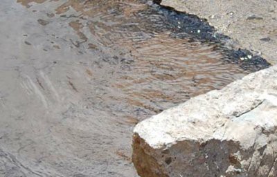 Reportan 87 fugas de agua potable en el fraccionamiento Santa Cruz Palomeque