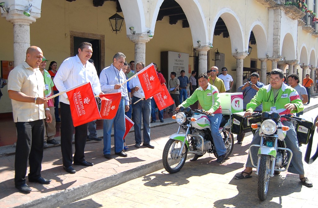 VALLADOLID: Renuevan parque vehicular de correos mexicanos