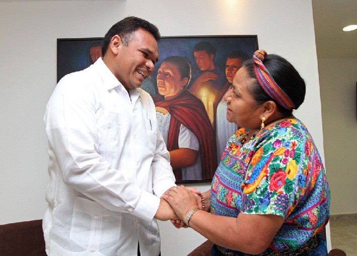 Rigoberta Menchu deja la tierra Maya.