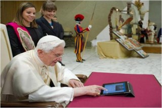 El primer tuit del papa Benedicto XVI