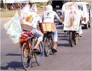 Policía municipal en apoyo a los gremios y antorchitas guadalupanos.